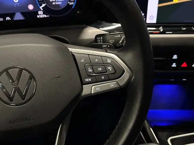 Volkswagen Golf view 19