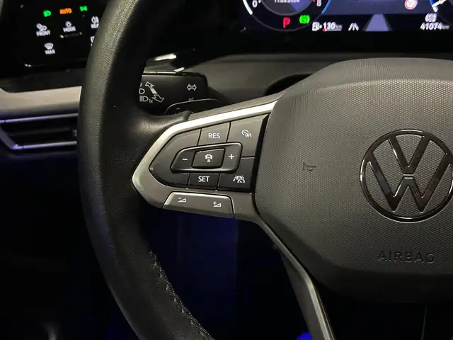 Volkswagen Golf view 18