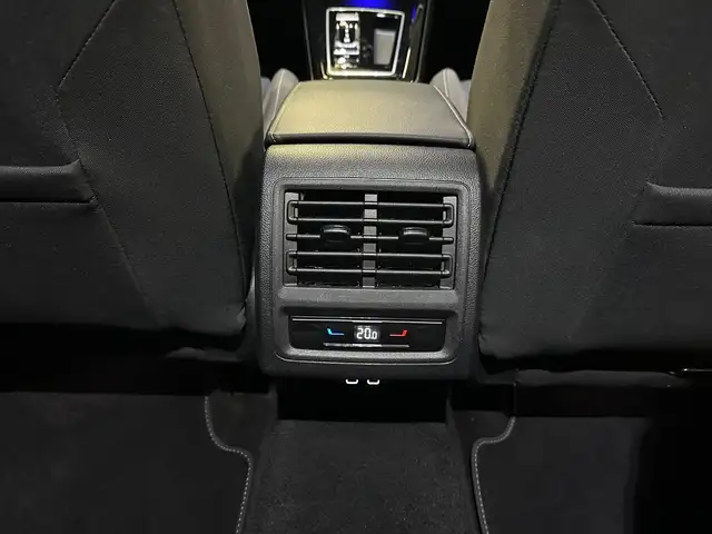Volkswagen Golf view 30