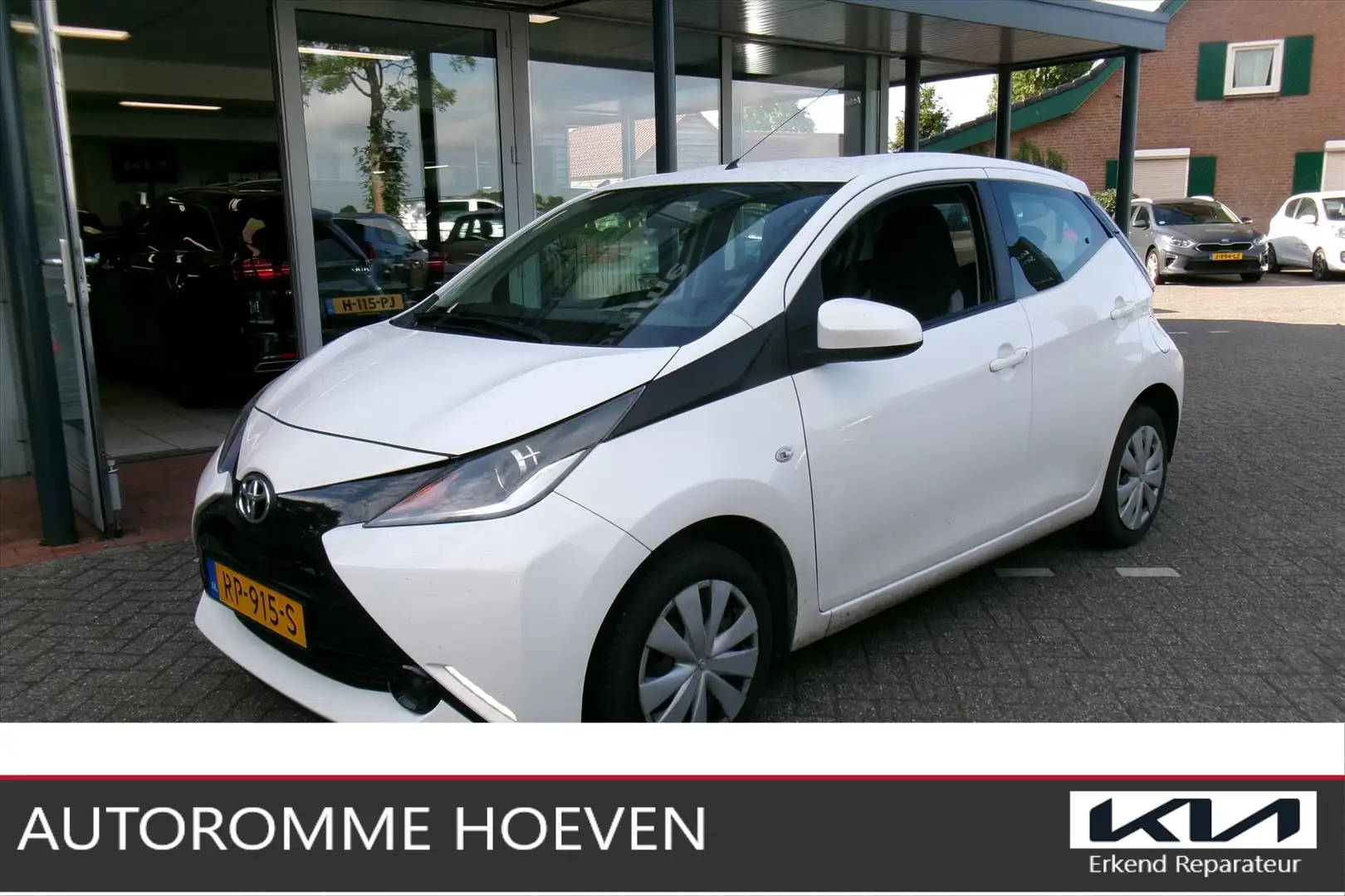 Toyota Aygo 1.0 VVT-i 5Drs x-play Cruisecontrol Org. Ned. Wit - 1