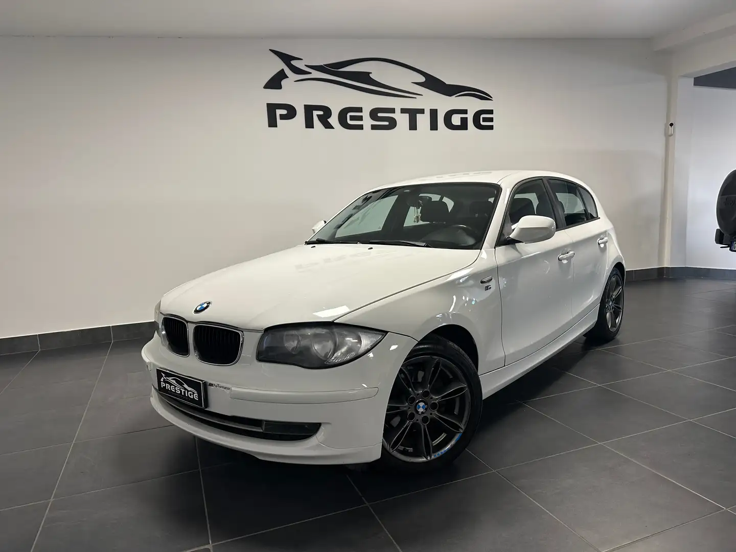 BMW 116 BMW 116D 2.0D NEOPATENTATI 116CV Bianco - 1