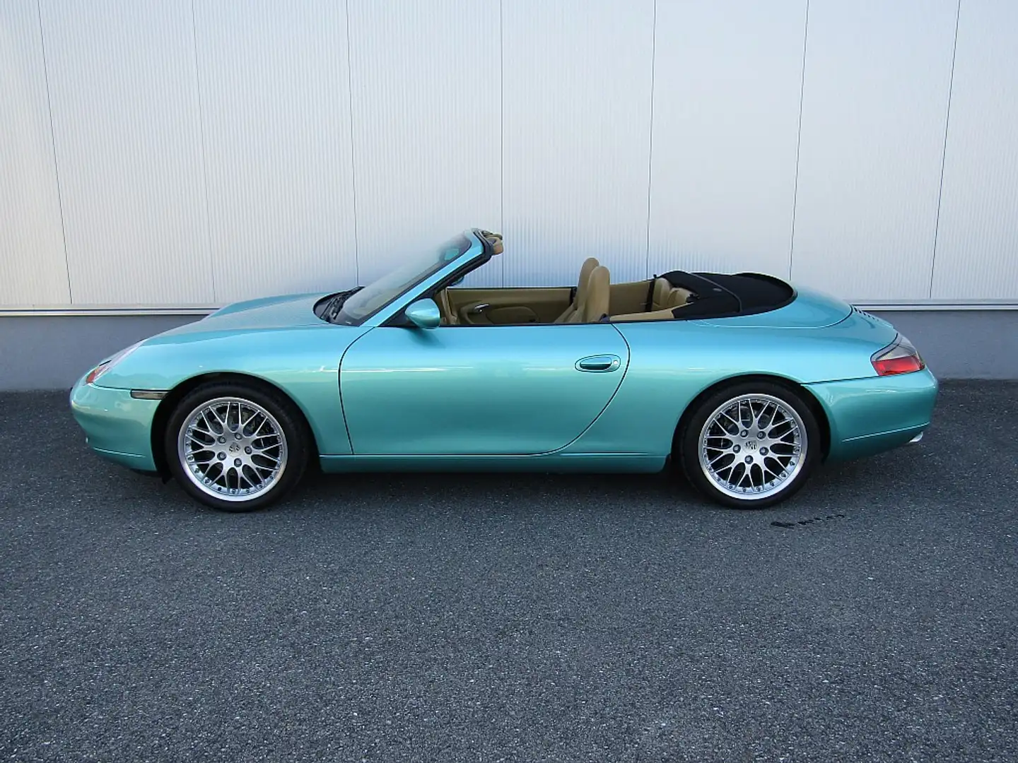 Porsche 911 Carrera Cabrio Tiptronic Grün - 2