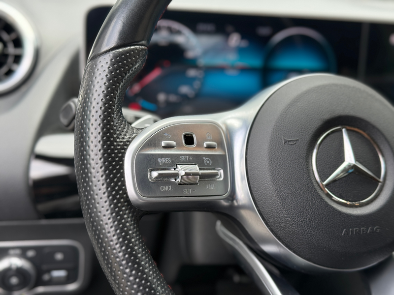Mercedes-Benz GLA 200 GLA 200 d — photo 15