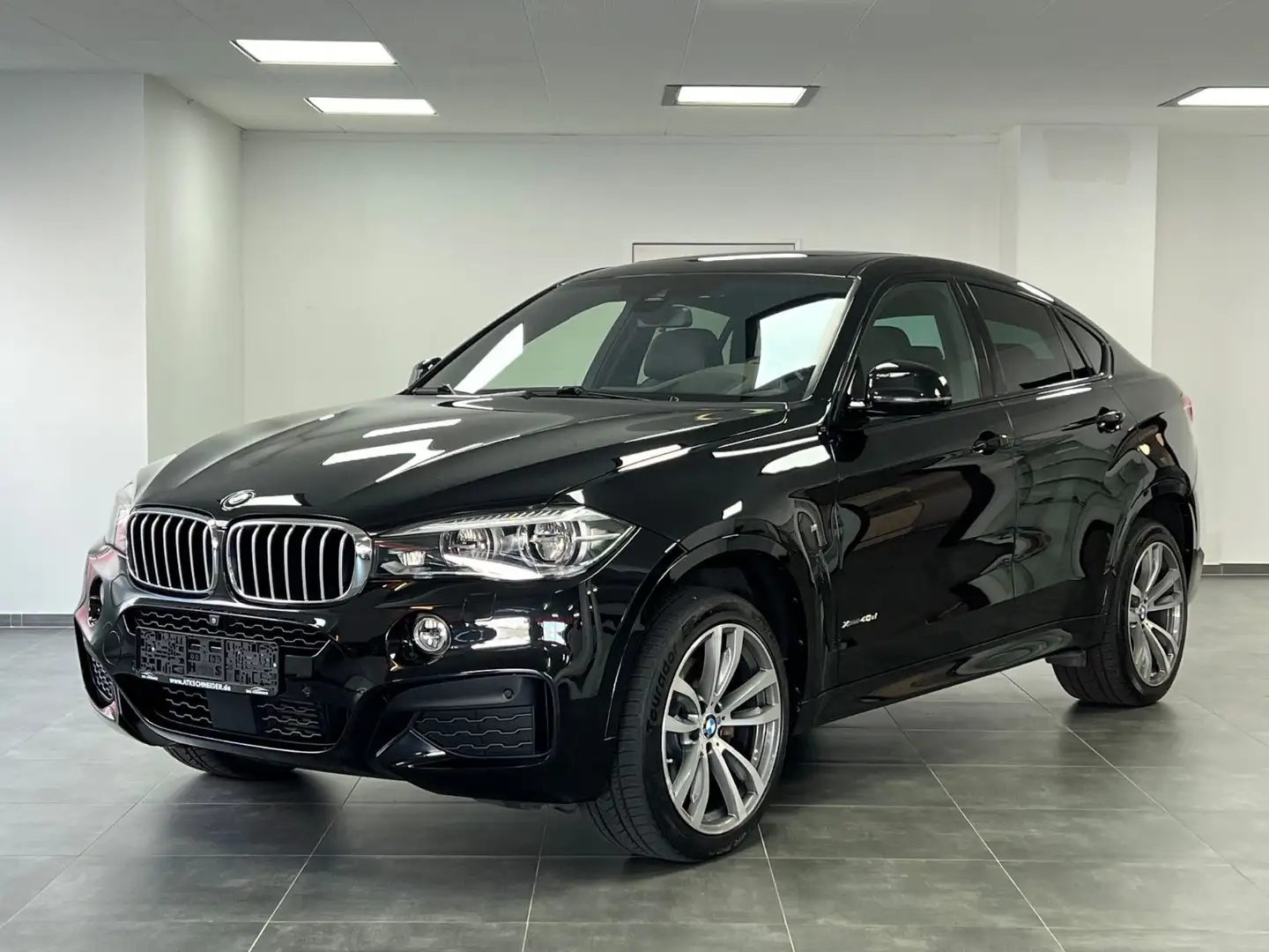 BMW X6 xDrive 40 d/LEDER/360°/NAV/PANO/ACC/HUD/AHK Noir - 2