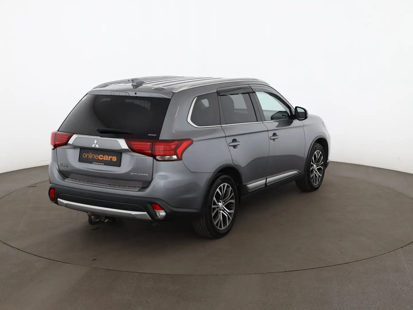 Mitsubishi Outlander 2.2 DI-D 4x4 Aut AHK NAVI SITZHZG R-CAM Grau - 2