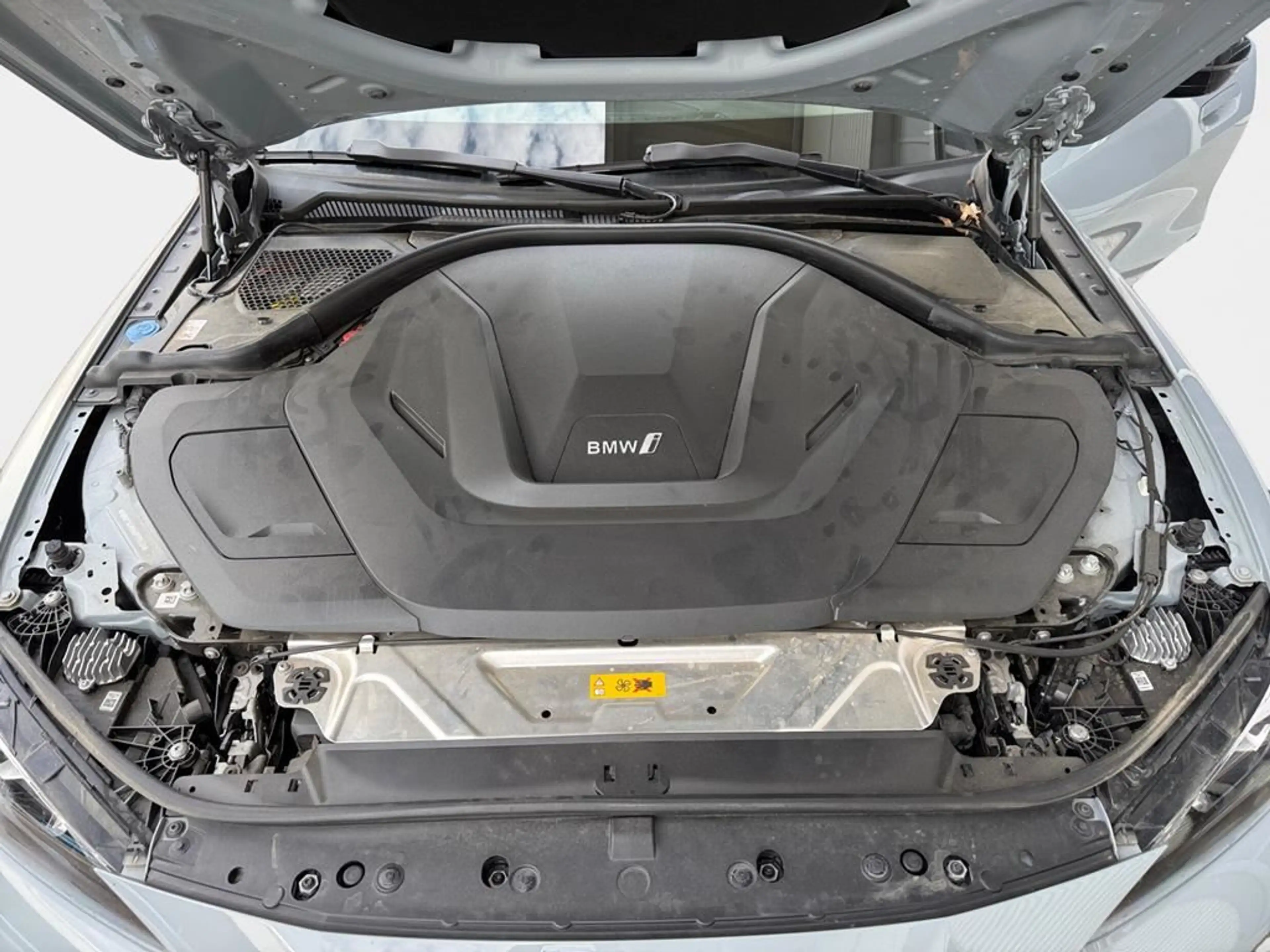 BMW i4 Sportpaket — photo 18