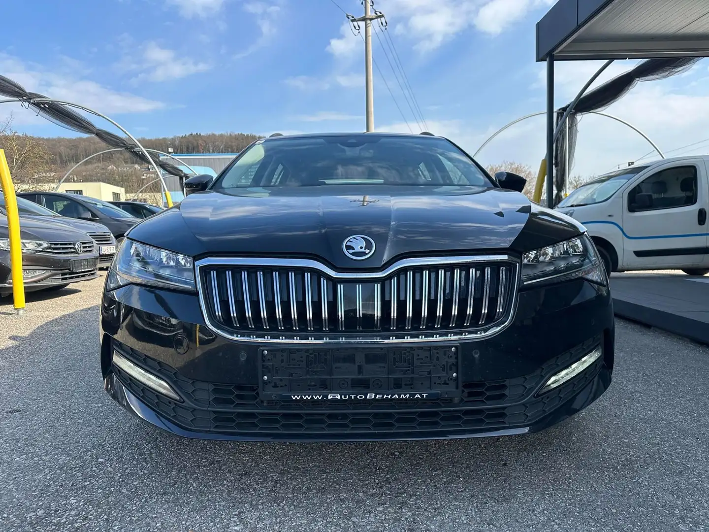 Skoda Superb Kombi 2,0 TDI Ambition Navi-Keyless-LED Schwarz - 2