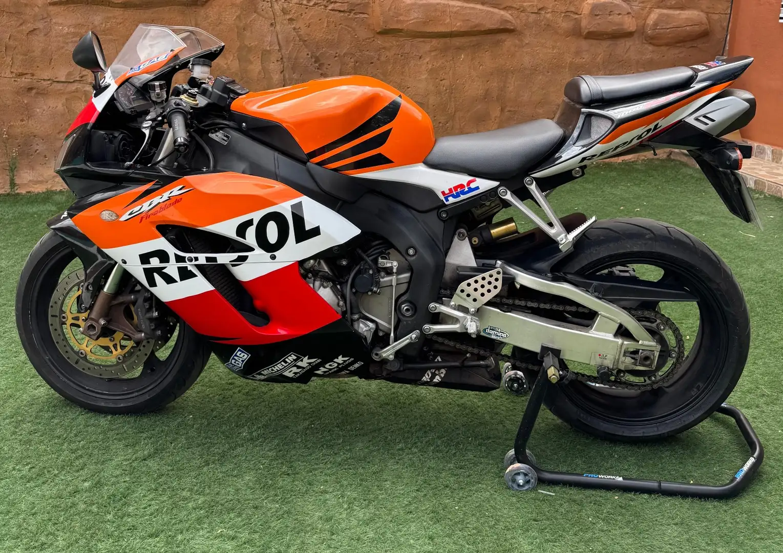 Honda CBR 1000 Orange - 1
