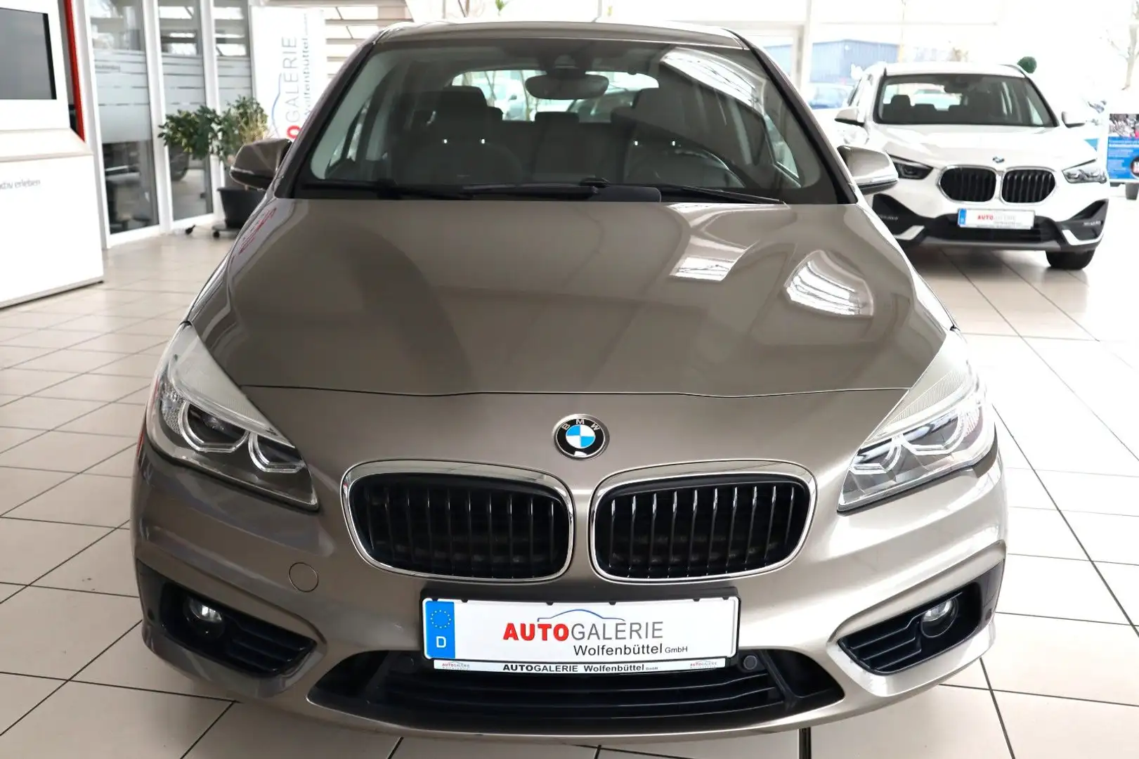 BMW 220 i Active Tourer Sport Autom. LED PDC Silber - 2