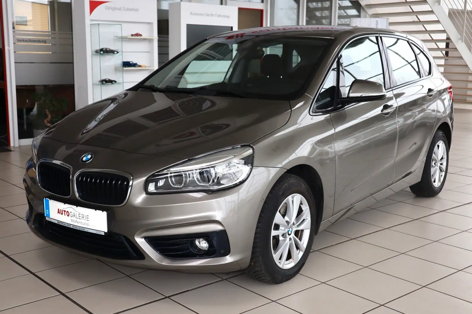 BMW 220 i Active Tourer Sport Autom. LED PDC Silber - 1