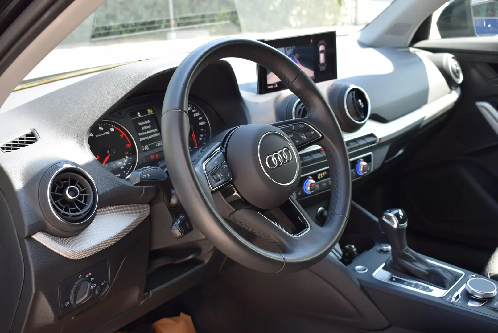 Audi Q2 35 TFSI S-Tronic/Kamera/SHZ/ALU/ Noir - 2