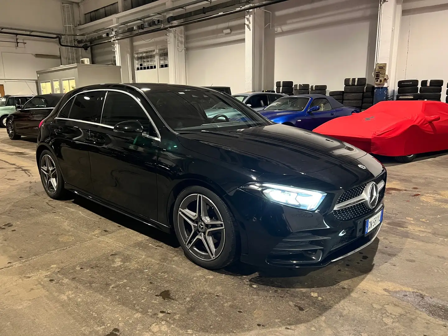 Mercedes-Benz A 180 Classe A Premium PLUS PACCHETTO AMG PREZZO REALE Nero - 2