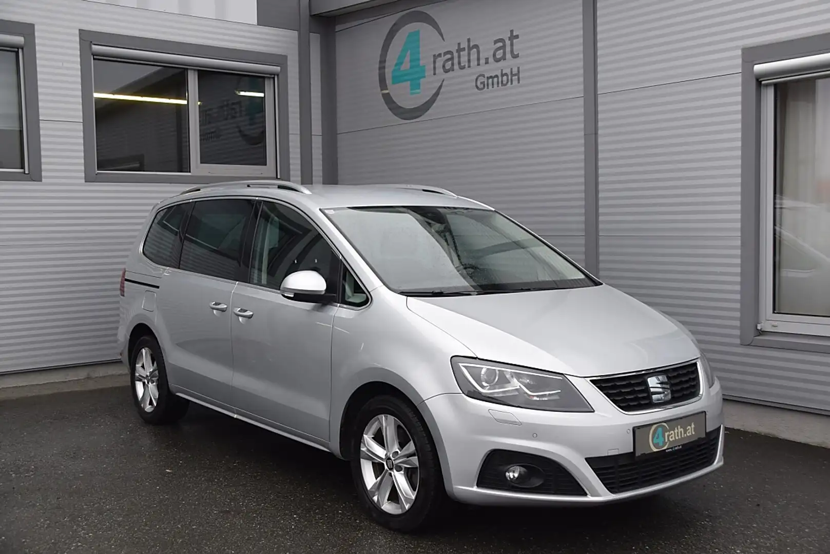 SEAT Alhambra Xcellence 2,0 TDI XENON/NAVI/RFK Silber - 1