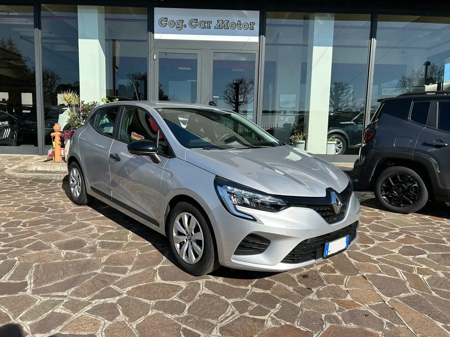 Renault Clio Clio 1.0 sce Life 65cv Silber - 2