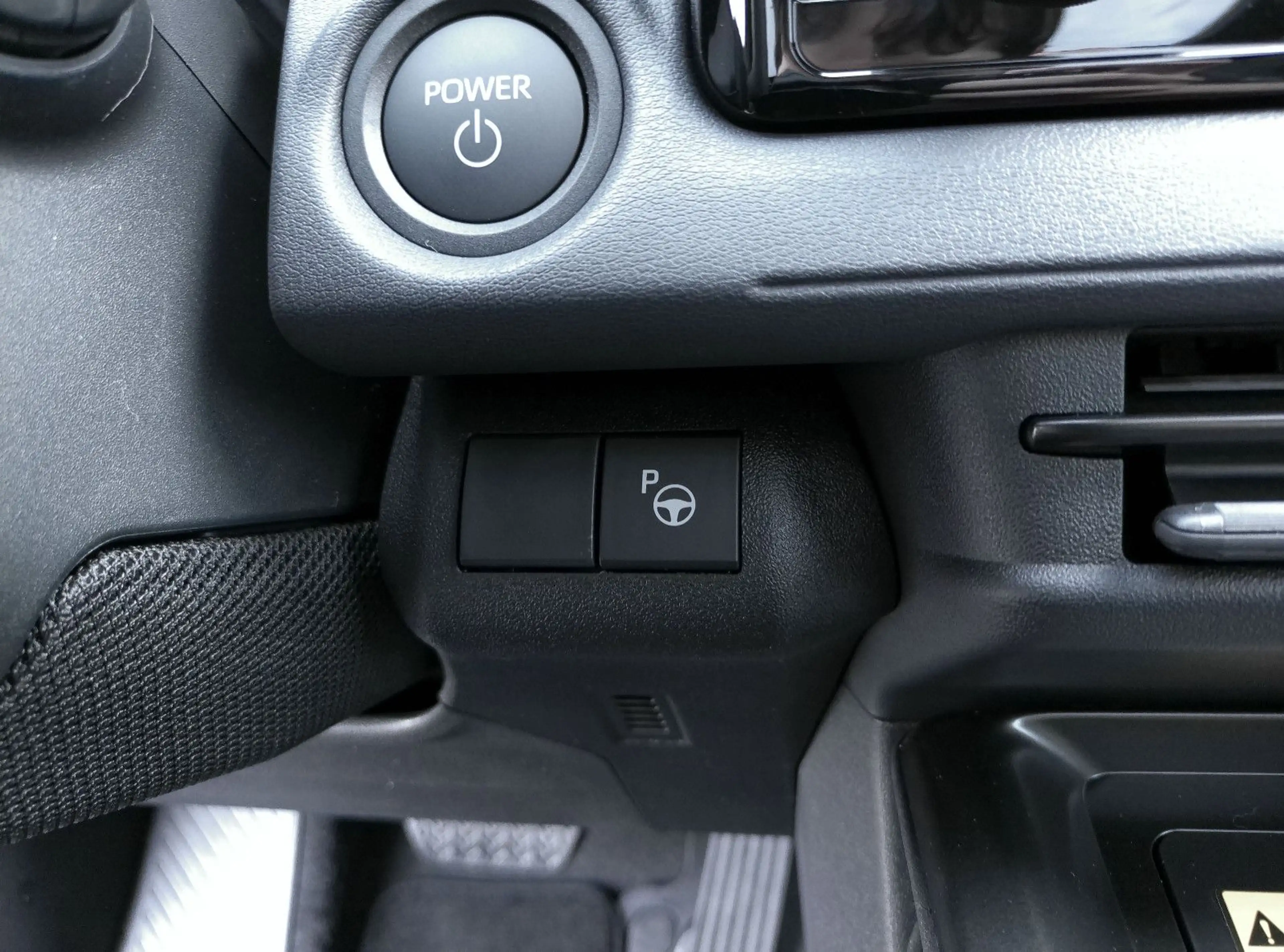 Toyota bZ4X AWD Lounge*JBL Premium Sound System* — photo 12