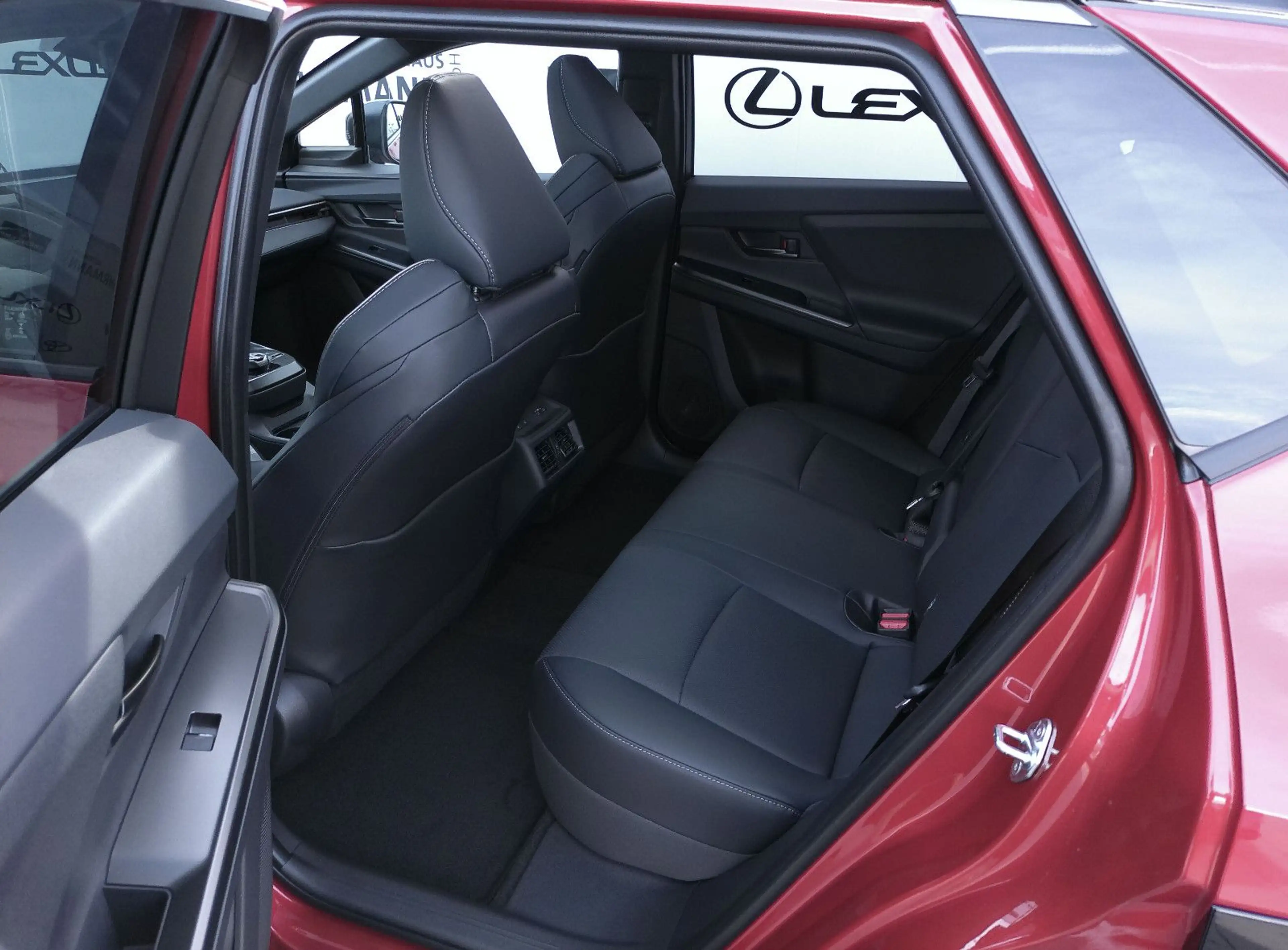 Toyota bZ4X AWD Lounge*JBL Premium Sound System* — photo 7