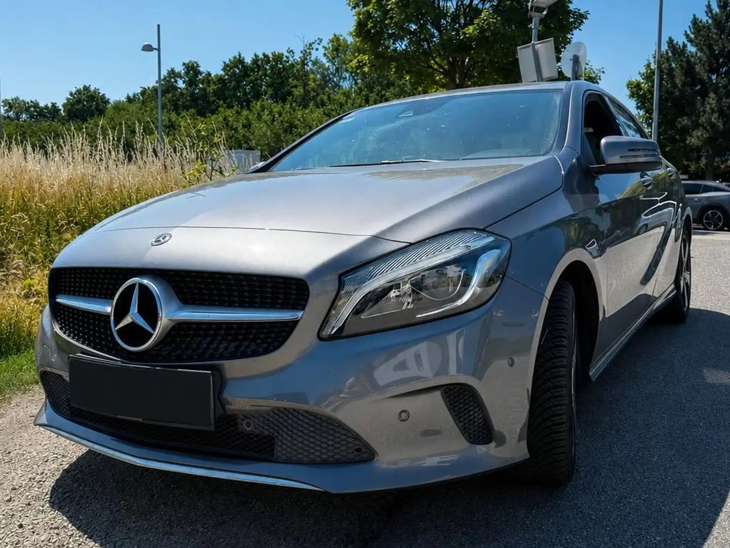 Mercedes-Benz A 180 A 180 d Austria Edition Grau - 1