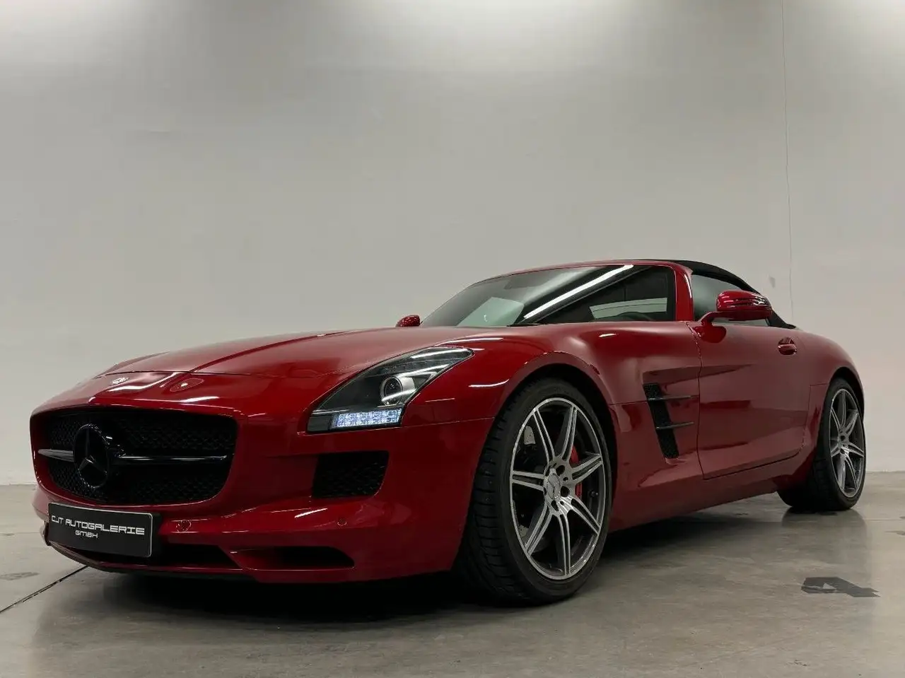 Mercedes-Benz SLS