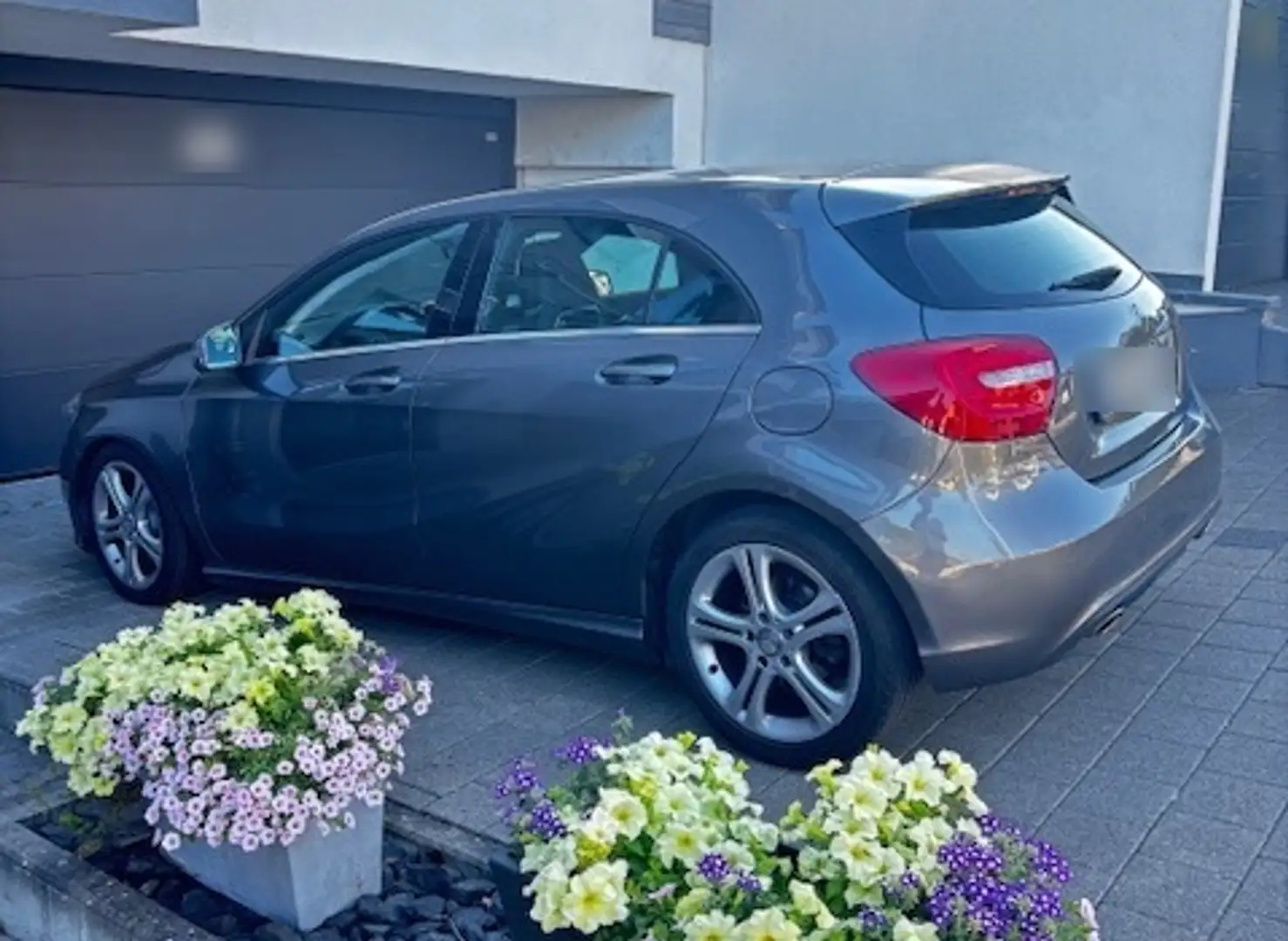Mercedes-Benz A 200 - Dynamik & Komfort vereint Grau - 1