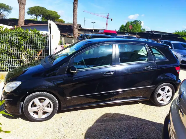 Mercedes-Benz B-Class view 8