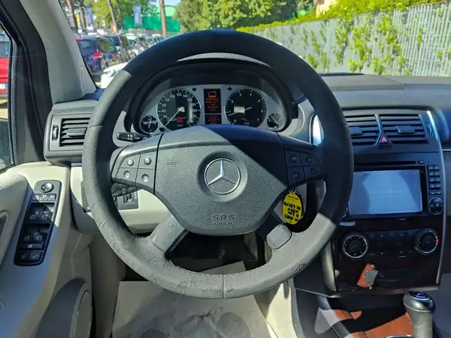 Mercedes-Benz B-Class view 11