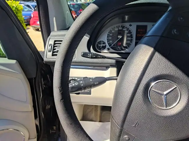 Mercedes-Benz B-Class view 13