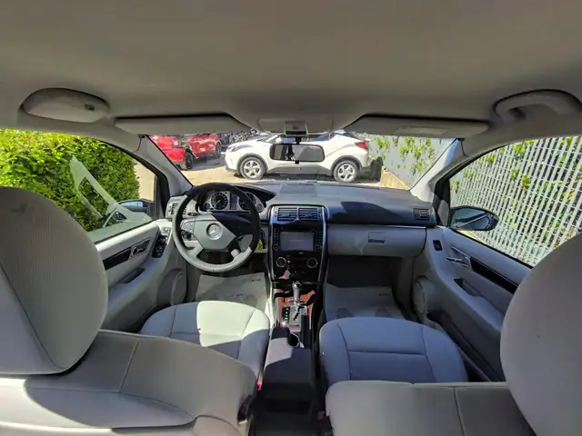 Mercedes-Benz B-Class view 9