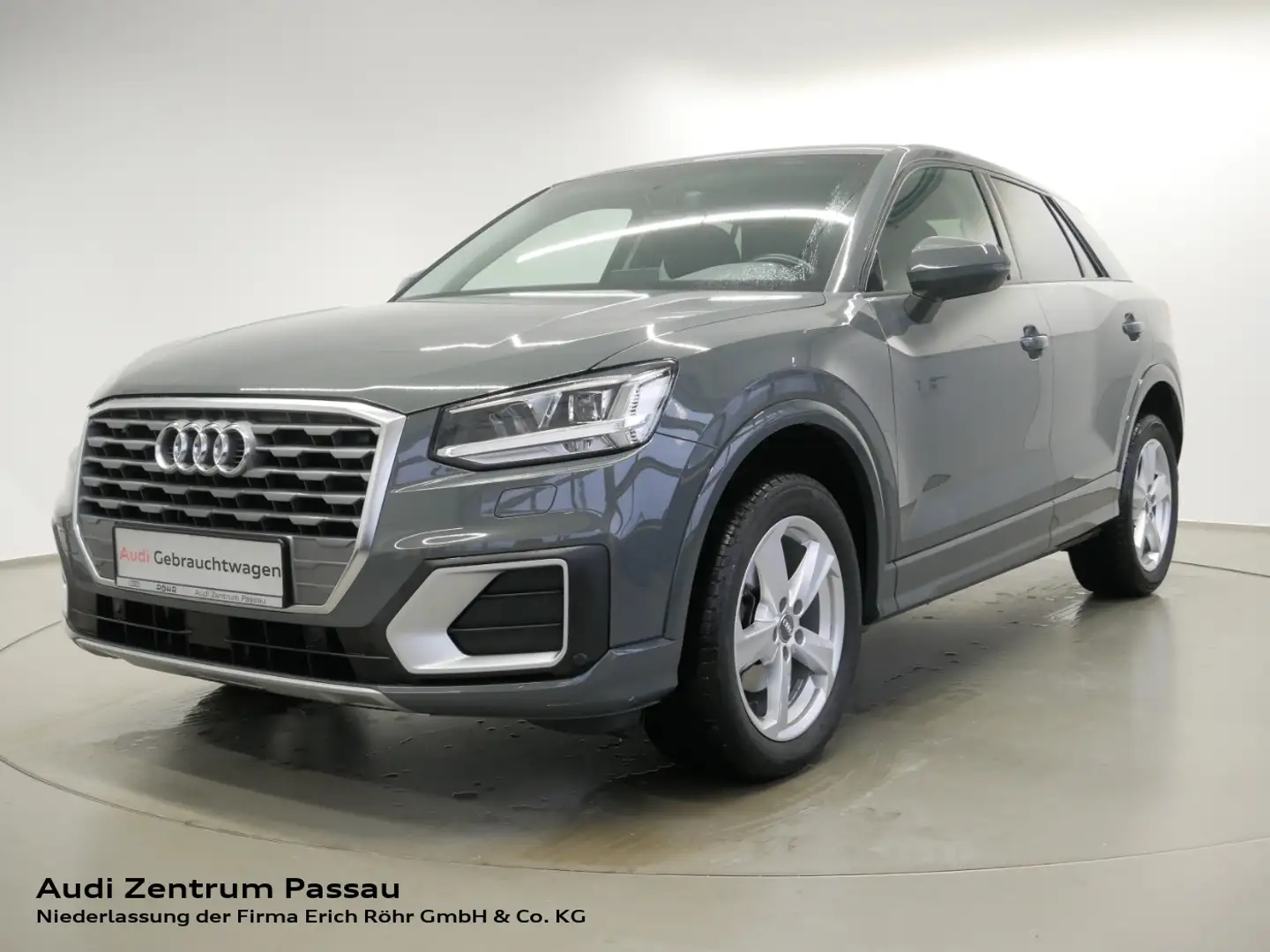 Audi Q2 35 TFSI S tro. sport LED NAVI PDC+ SHZ Grau - 1