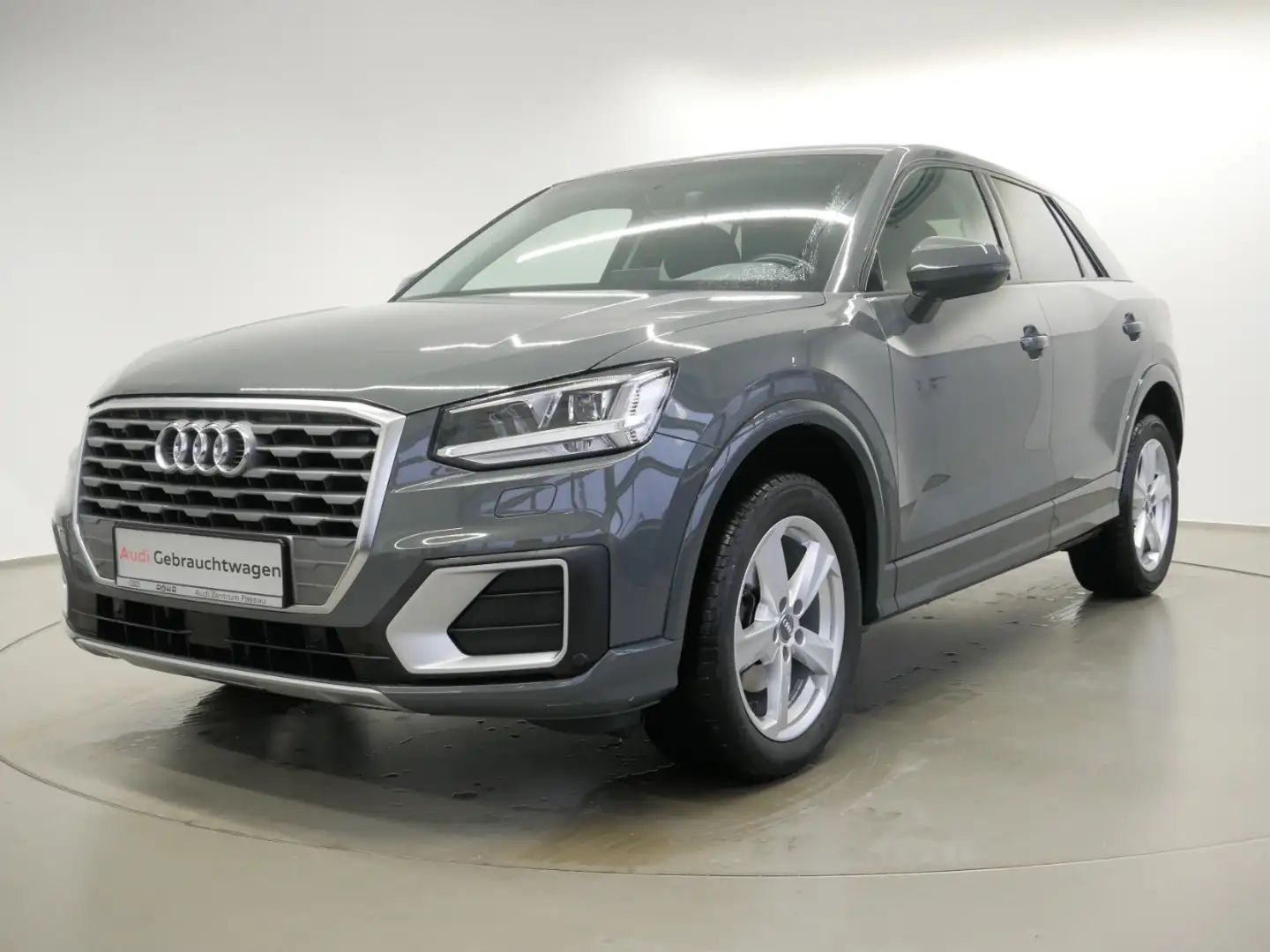 Audi Q2 35 TFSI S tro. sport LED NAVI PDC+ SHZ Grau - 2