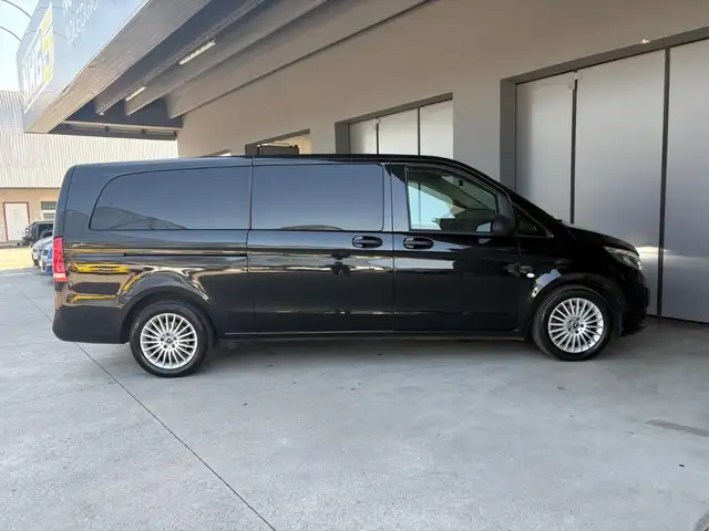 Mercedes-Benz Vito view 5