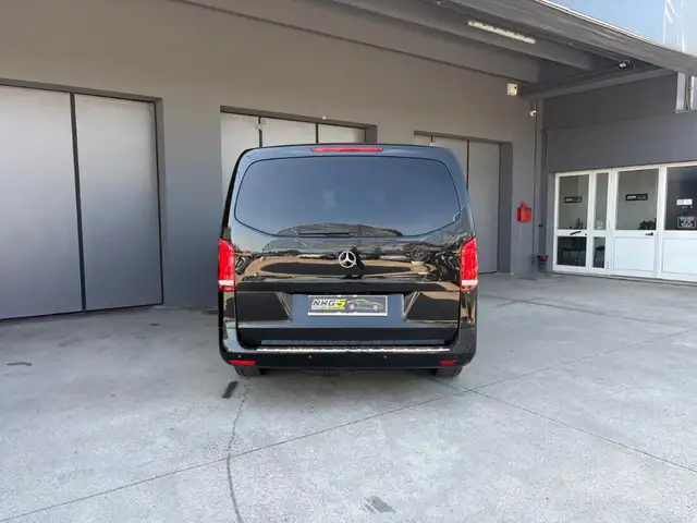 Mercedes-Benz Vito view 4
