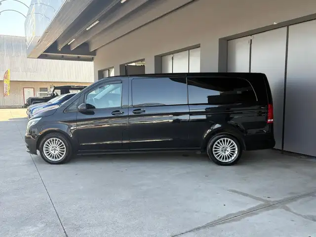Mercedes-Benz Vito view 3