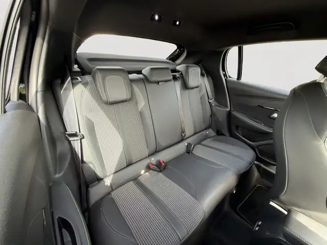 Peugeot 208 view 15