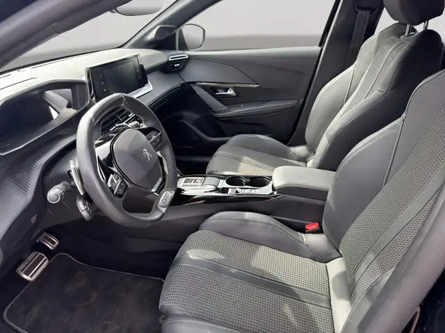 Peugeot 208 view 8