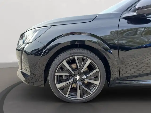 Peugeot 208 view 7