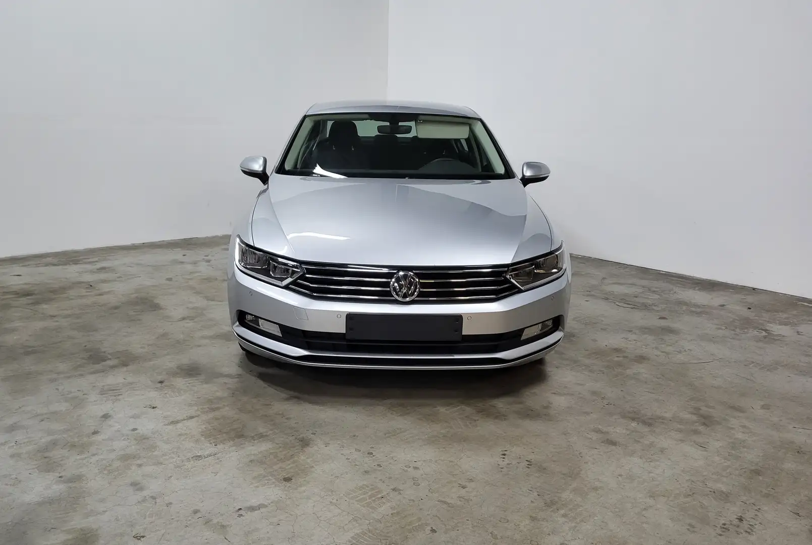 Volkswagen Passat 1.5 TSI ACT DSG (EU6.2) Zilver - 1