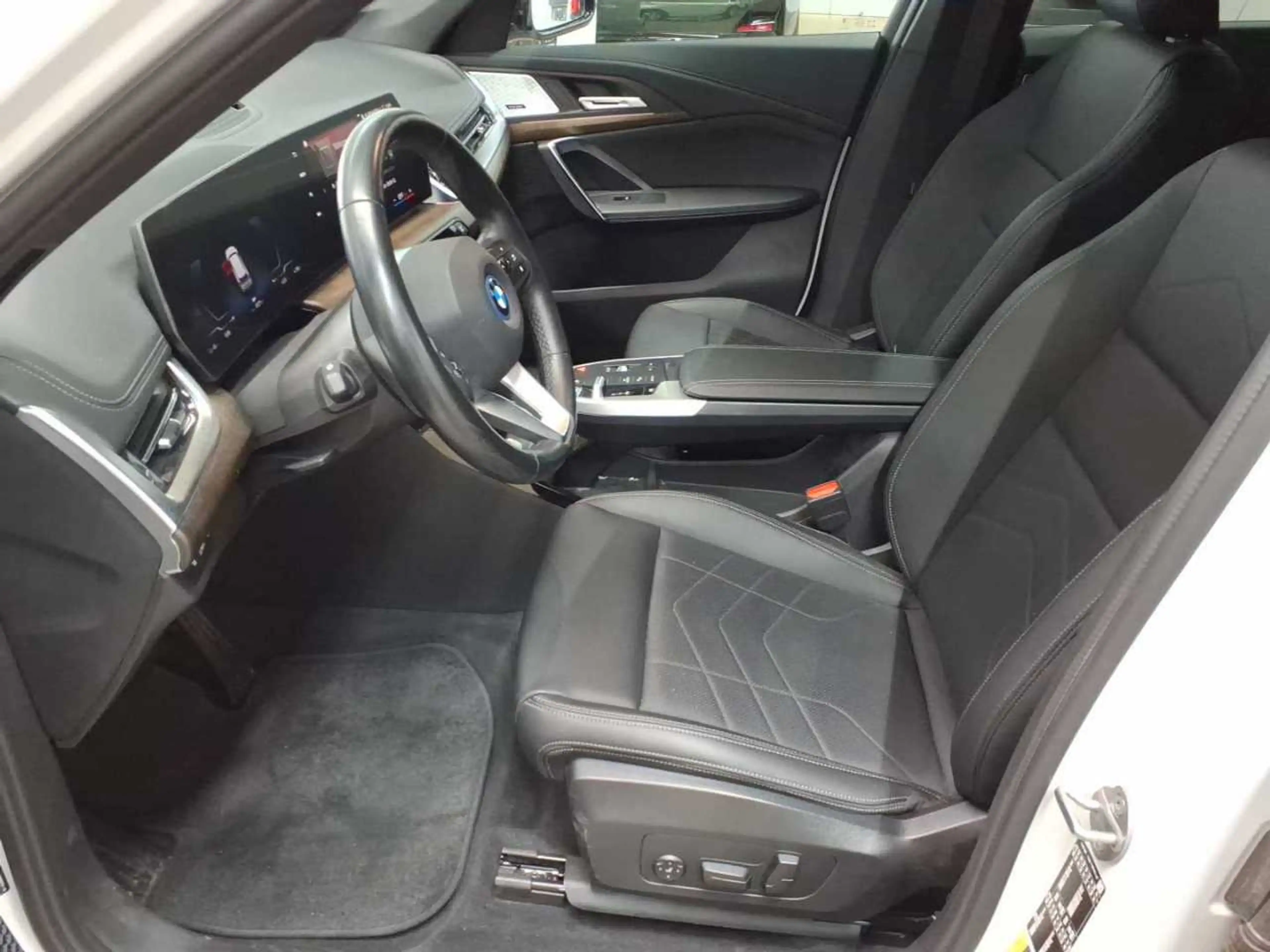 BMW iX1 iX1 xDrive30 xLine Navi Leder SHZ — photo 7