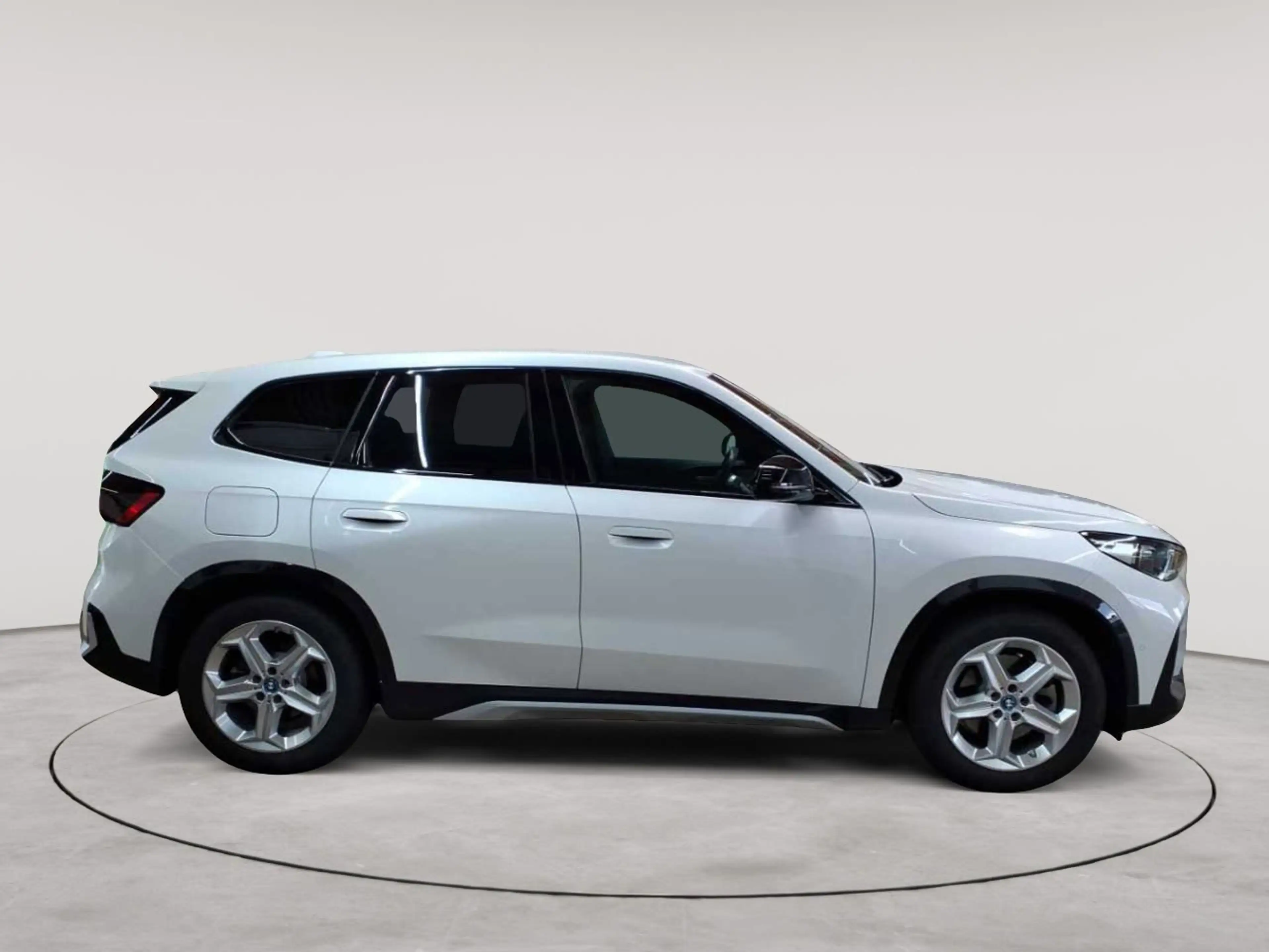 BMW iX1 iX1 xDrive30 xLine Navi Leder SHZ — photo 3