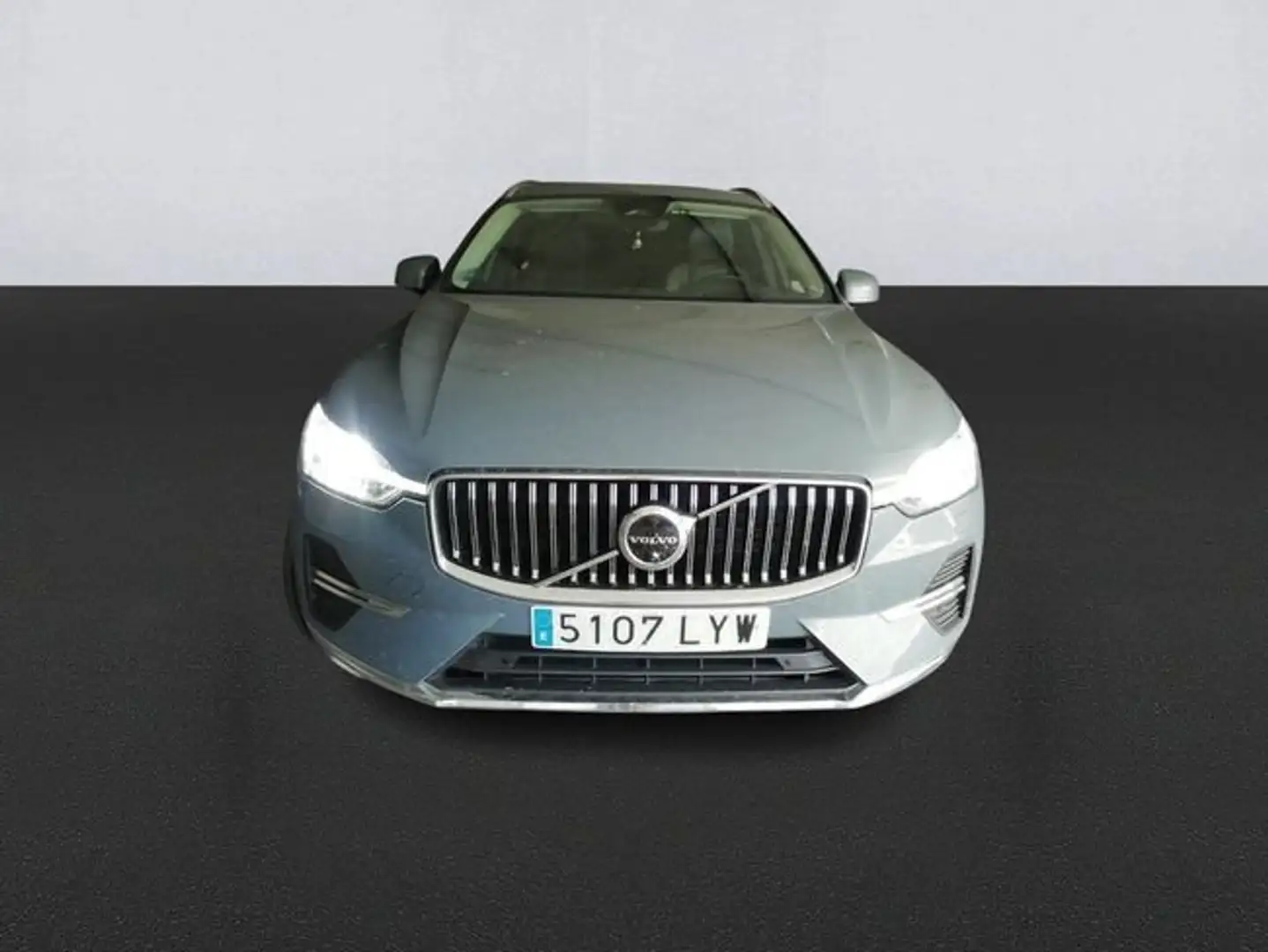 Volvo XC60 B4 Ultimate Bright AWD Aut. Gris - 2