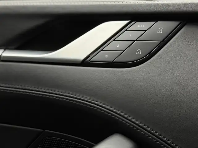 Porsche 911 view 12