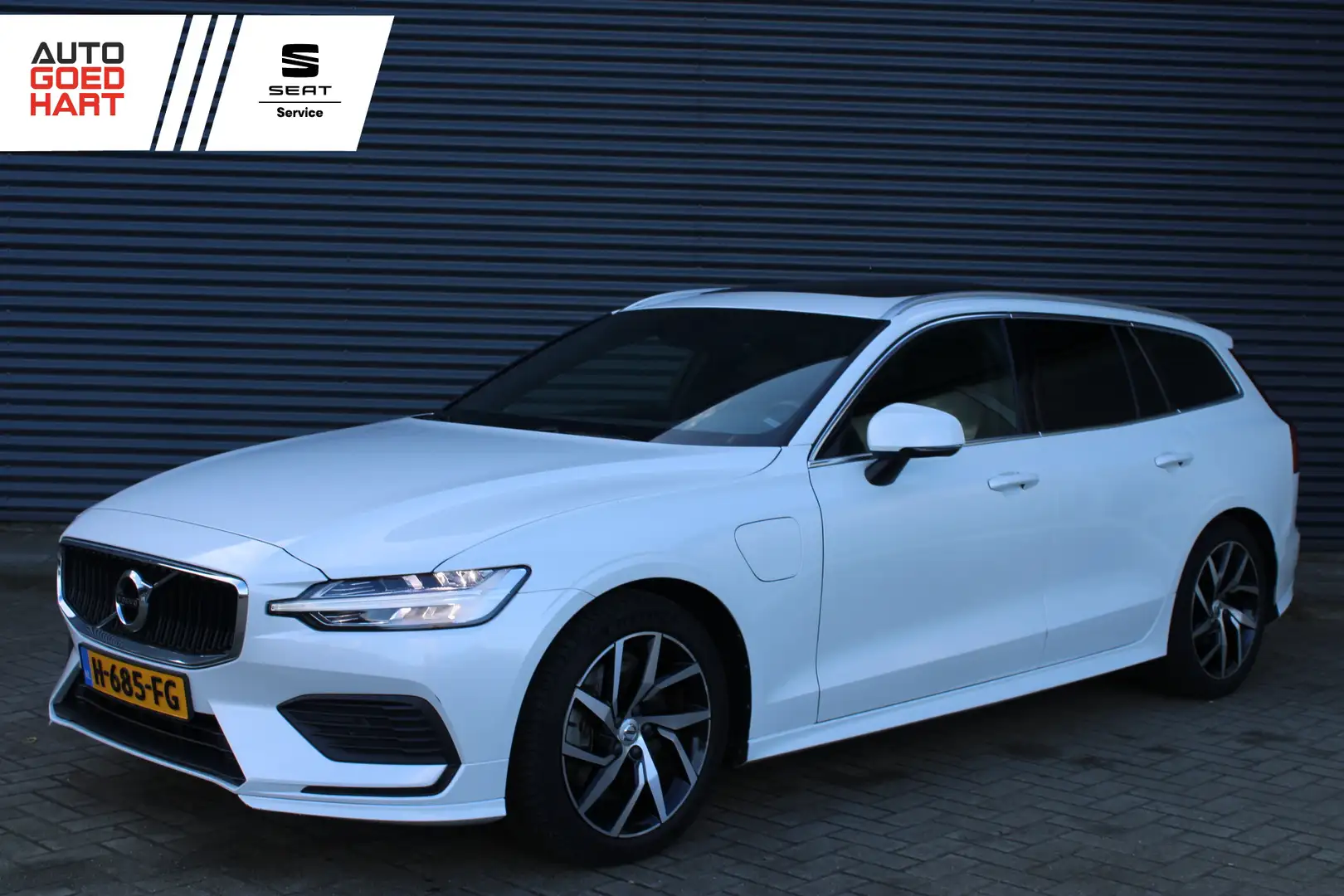 Volvo V60 2.0 T6 Twin Engine AWD Panoramadak Full-Led Camera Wit - 1