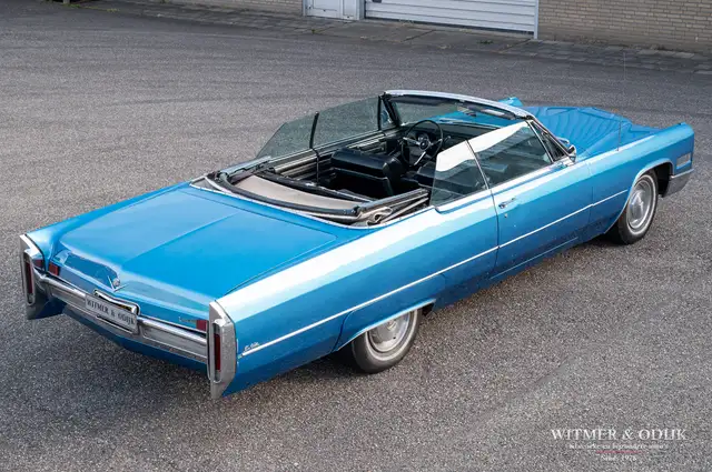 Cadillac Deville view 15