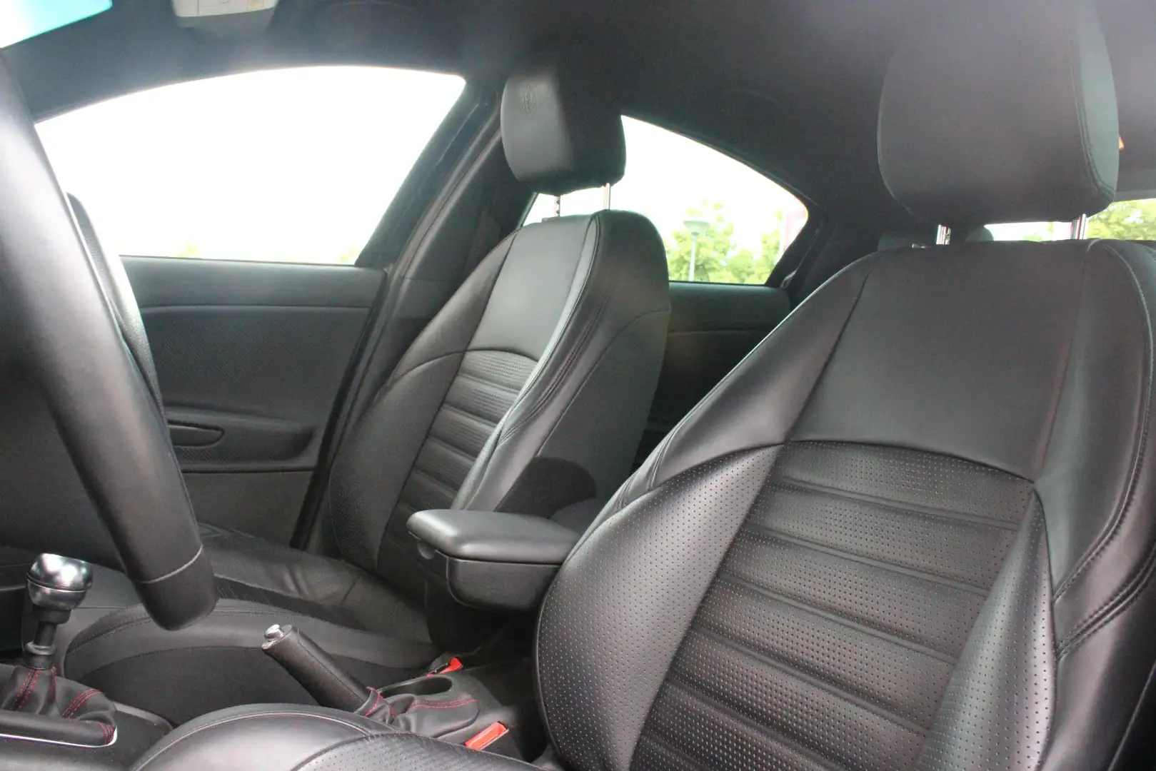 Alfa Romeo Giulietta 1.4 120PK TURBO SPRINT | LEDEREN BEKLEDING | AFNEE Zwart - 2