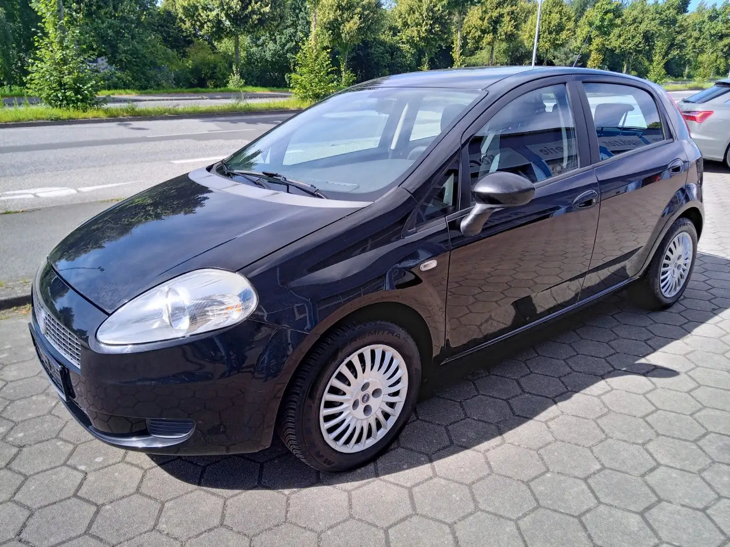 Fiat Grande Punto 1.2 8V Dynamic/HU neu Noir - 2