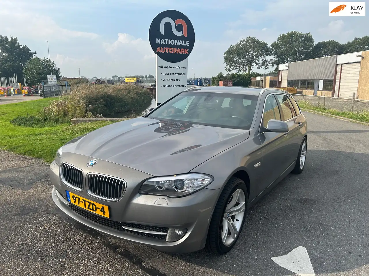 BMW 525