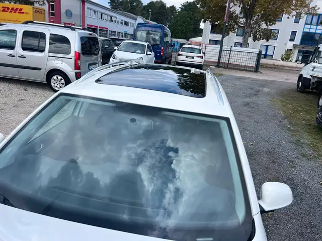 Volkswagen Golf view 13