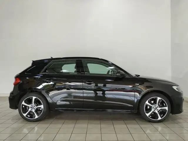 Audi A1 view 3