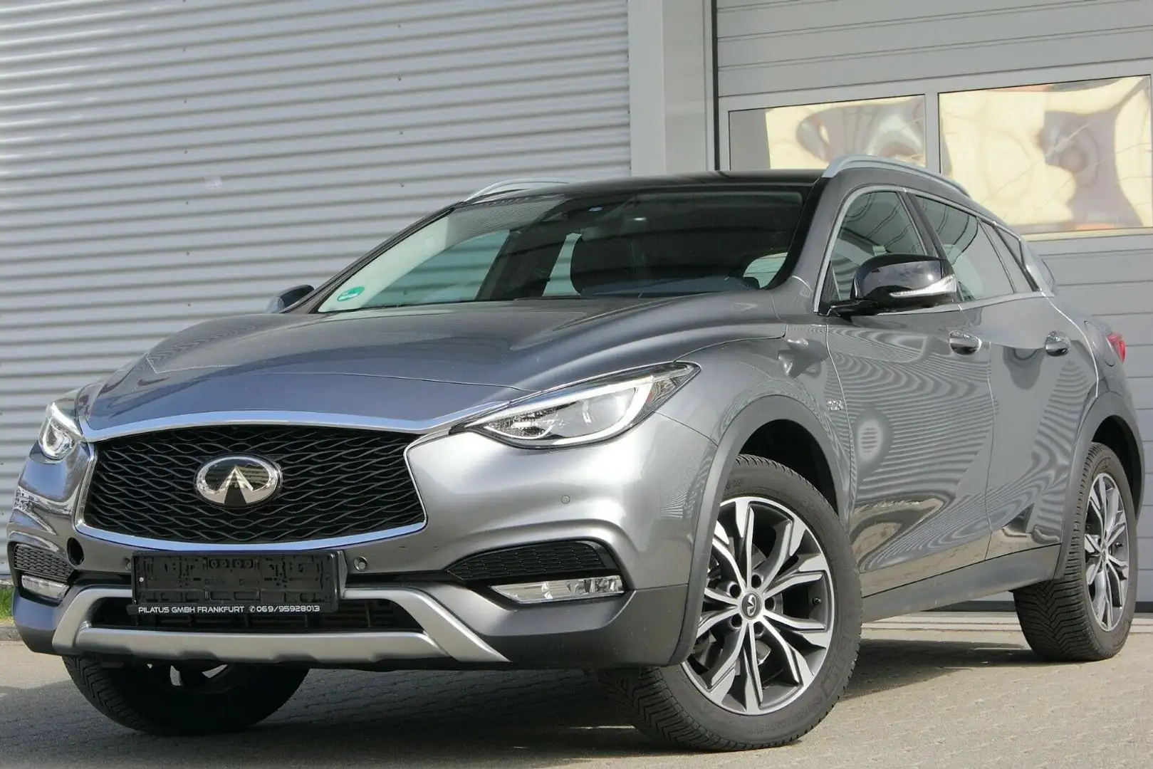 Infiniti QX30 2.2d DCT AWD Premium Cam Navi LED Panorama Gris - 1