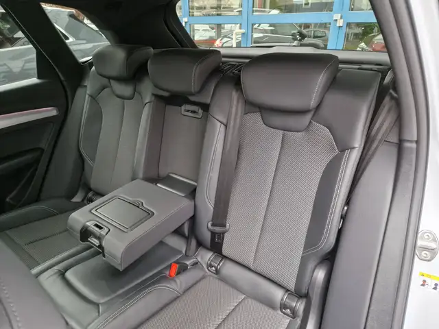 Audi Q5 view 15