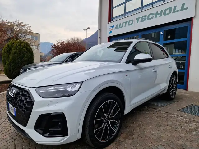 Audi Q5 main image